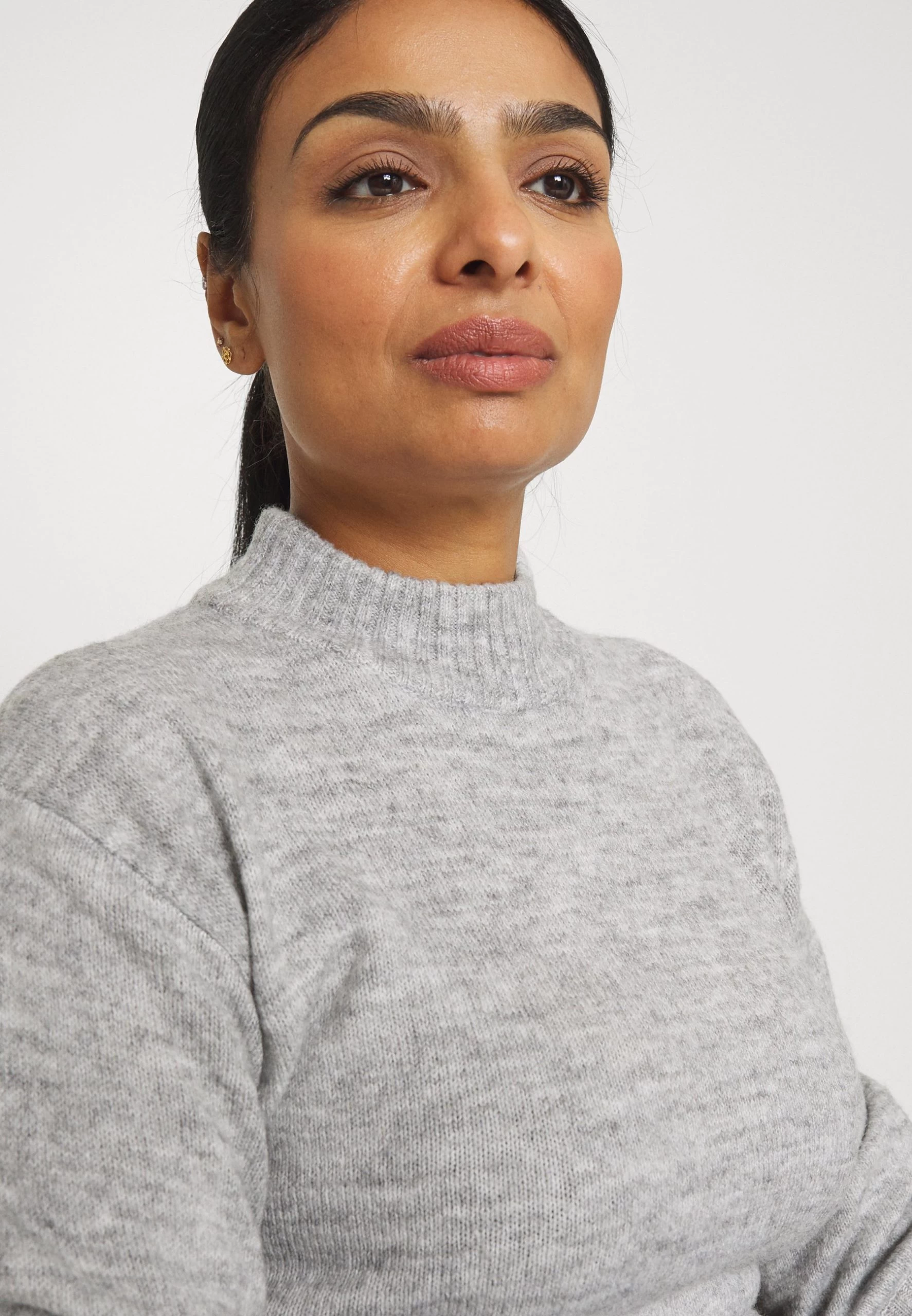 Zign Adaptive Perkin Ausschnitt Basic Mini Strickkleid - Robe Pull - Mottled Grey 6 Zign Adaptive Perkin Ausschnitt Basic Mini Strickkleid - Robe Pull - Mottled Grey – Image 6