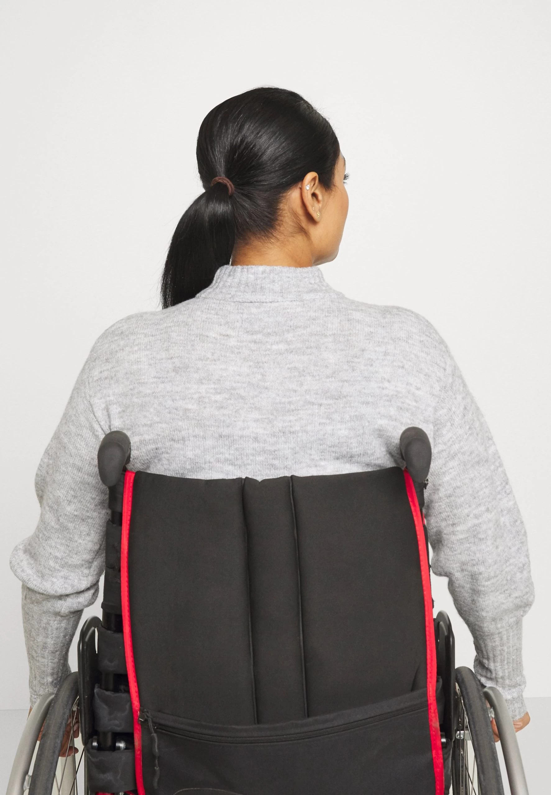 Zign Adaptive Perkin Ausschnitt Basic Mini Strickkleid - Robe Pull - Mottled Grey 4 Zign Adaptive Perkin Ausschnitt Basic Mini Strickkleid - Robe Pull - Mottled Grey – Image 4