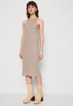 Zign Robe Pull - Sand 9 Zign Robe Pull - Sand -Mode Zign 63eb6a22add34c11b63601c69da84a0b scaled