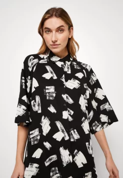 Zign Robe Chemise - Black/White -Mode Zign 7963f07c849d40fbabe942d07e48a227 scaled